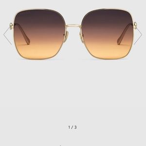 New Gucci Oversized Sunglasses in Gold